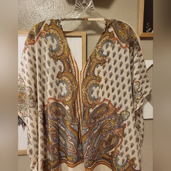Umgee patterned long light weight Cardigan Size small/medium - Picture 4 of 4